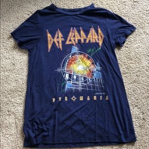Def leppard tshirt